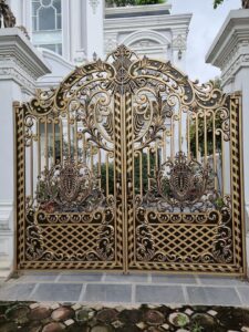 Mẫu cổng nhôm đúc hợp kim đẹp 20