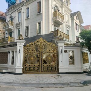 Mẫu cổng nhôm đúc hợp kim đẹp 03